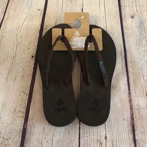 NWT Reef ginger sandals